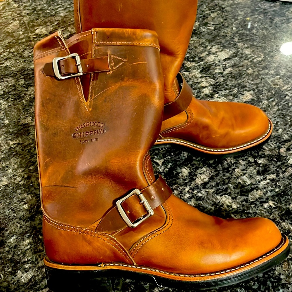 Women’s genuine leather size 8 original Chippewa boot